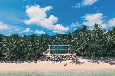 Image de Perfectly located 2-bedroom beachfront condo on quiet swimming/snorkelling beach