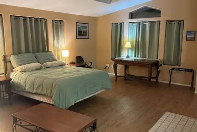 Image de Charming 1-bedroom apartment with WiFi and Ac in welcoming Page