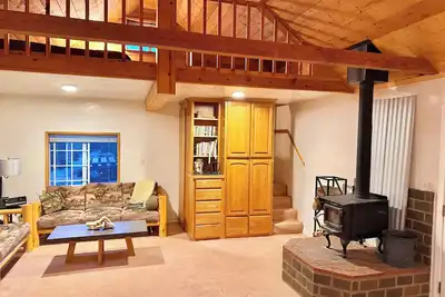 Image de Cozy Bluebird Mountain Cabin by River & Trails - 2bdr and Cozy Perch Loft