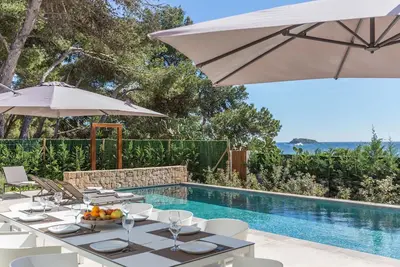 Image de Villa Ă Santa EulĂ ria Des Riu avec 4 chambres Ă coucher, 8 couchages