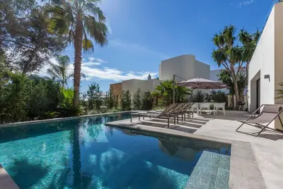 Image de Villa Ă Santa EulĂ ria Des Riu avec 5 chambres Ă coucher, 10 couchages