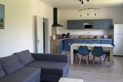 Image de Gîte 6 pers dans maison de campagne 3 chambres, jardin ombragé parking sécurisé.