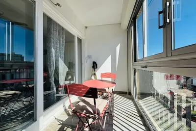 Image de Saint-Cyprien : T2 moderne avec loggia et parking