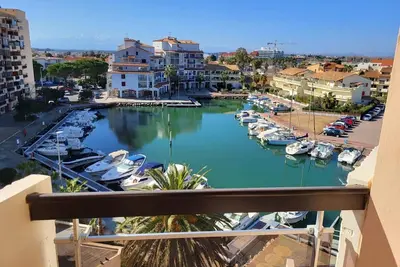 Image de Studio Cabine Lumineux pour 4, Vue Port, Canet-en-Roussillon