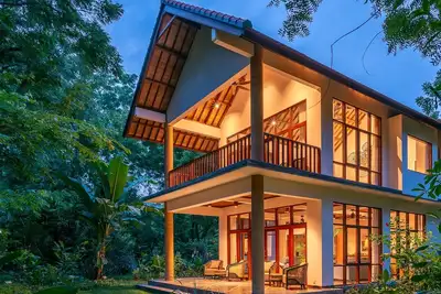 Image de Where Nature's Giants Meet the Deep Blue!