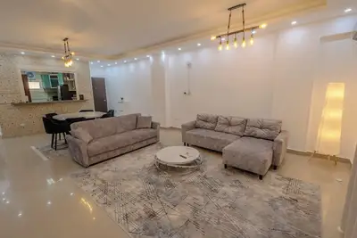 Image de Bright & Airy Apt - Pristine Gem with WiFi, Ac