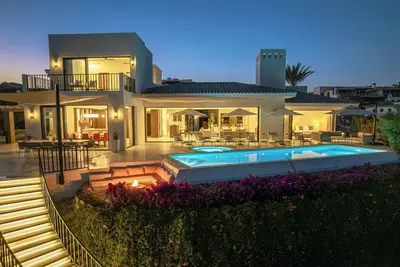 Image de Brand New 6br Italian Inspired Cabo Villa. Luxury Living at its best!