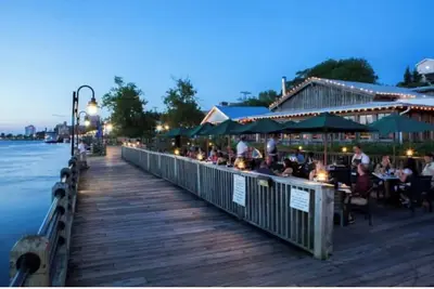 Image de Charming 3-bedroom 2 full bath 15 mins from beach