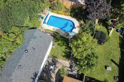 Image de In Heart of Kingston Pool Home