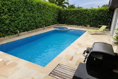 Image de Casa Ricaurte private pool, jacuzzi, barbecue, wifi