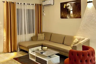 Grand appartement meublé à Bastos