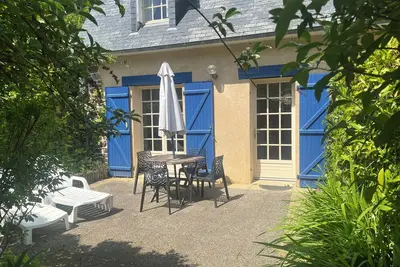 Image de Maison les pieds dans l eau à 50 m de la plage du moulin, terrain de 700m²