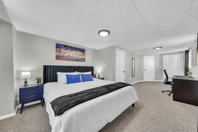 Image de Cozy Getaway 3 Min to Lake l WiFi Parking Laundry