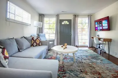 Image de Hoadley Home-Groups/Pets/Games/FastWiFi/Workspace