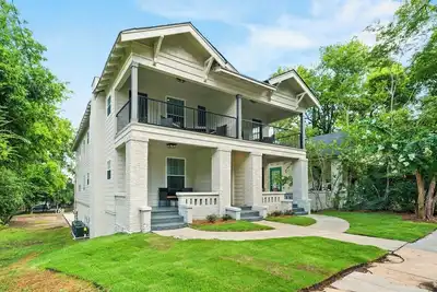 Image de Avenue Quads -Big Groups/King Bed/Parking/Unit 1&3