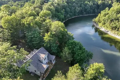 Image de Waters Edge 4-bedroom house with Ac and WiFi in peaceful Somerset
