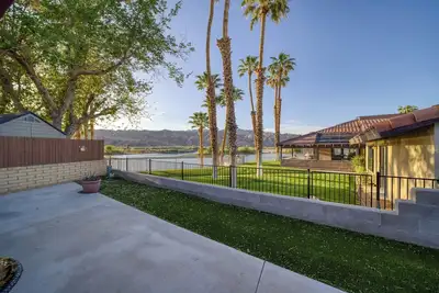 Image de Charming 2 bedroom home next to the river.