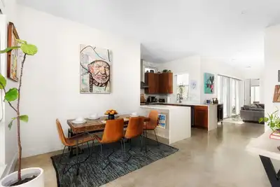 Image de Atx Art House l Pool l HotTub l Cold Plunge