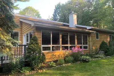 Image de clean all seasons cottage & pet friendly close to beaches