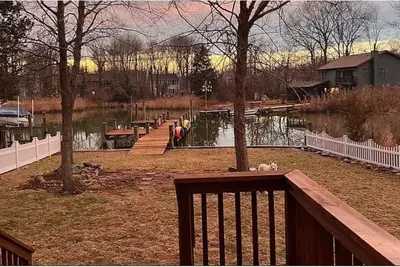 Image de Pet-Friendly 3-Bedroom Home with Private Pier – Perfect Waterfront Retreat!