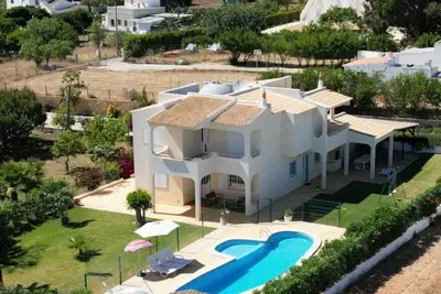 Image de Casa das Oliveiras, large country house near the beach, private pool, Ac, Wifi