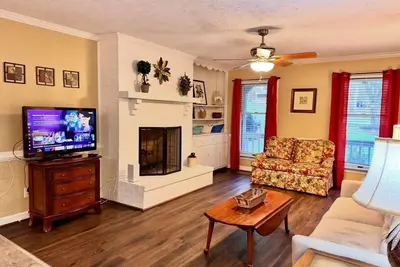 Image de Perfect for Extended Stays/Insurance/Fenced Yard/One Level/Pet Friendly