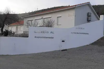 Image de School Houses - \"Teacher's House\" - Meãs