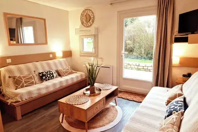 Image de Appartement F2 dans résidence, proximité immédiate de la plage et du port.