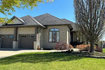 Image de Luxury Dream Home – Beaches, Golf, Parks, Trails – Perfect for Families