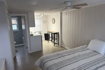 Image de Charming condo efficiency in peaceful Dennisport with WiFi, Ac