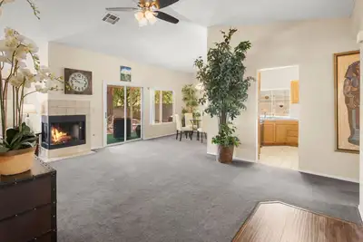 Image de 2-beds 2 baths house in charming Henderson with WiFi, fitness room, pet welcome