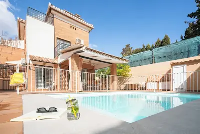 Image de Casa Vega in Granada: Peaceful Family Oasis with Pool for 8 Guests.