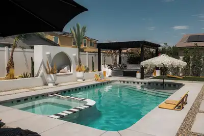 Image de Indah: Luxury Desert Retreat with Resort-Style Backyard & Unforgettable Stays