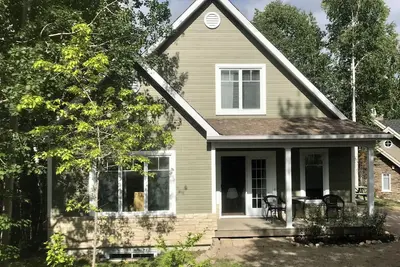 Image de Mountain Cottage on Mont Edouard, ski in ski out, great hiking and mtn biking
