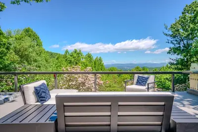 Image de “Cozy retreat and amazing views! – Your Perfect Getaway! ”