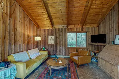 Image de Cozy rustic cabin with views of lake Wallowa with WiFi, streaming, and grill