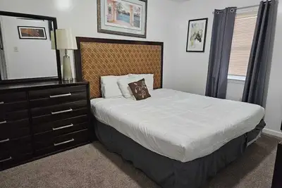 Image de 7 Br Secluded Compound-Abundant Parking-Minutes from Downtown & Airport.