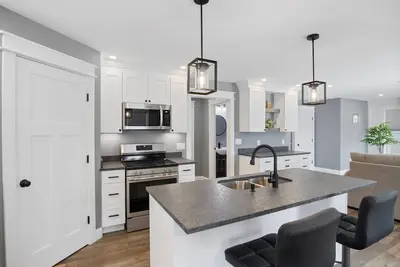 Image de Cool New Dover Home