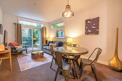 Image de Garden Oasis in the Heart of Seattle! w/ Pool&Prkg