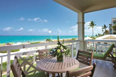 Image de Deluxe 1 Br Oceanfront, All-Inclusive Suite at Alexandra Resort