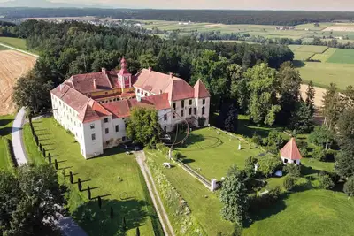 Image de Stylish short break in the Renaissance castle Kalsdorf - Apartment Wildenstein