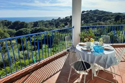 Image de Appartement de 90m² dans villa avec terrasse, parking et Wifi