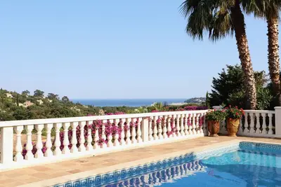 Image de Spacieuse villa avec piscine chauffée sur les hauteurs de Cavalaire