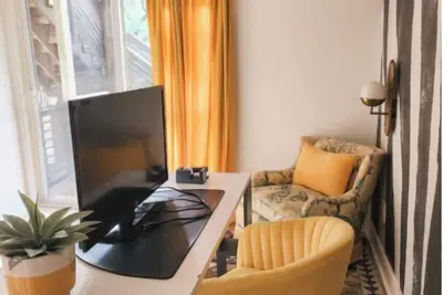 Image de Stay in the heart of Midtown Atlanta with this stylish 2-unit combo!