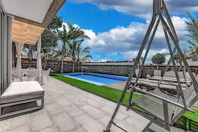 Image de H38 Villa pool@30c 6bathrooms fully-air-conditioned Uktv spacious in and outside
