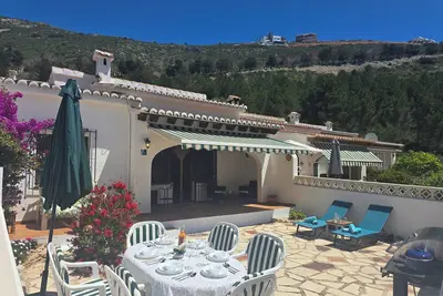 Image de Rayo de Sol: Attractive vacation home with sea views in Moraira