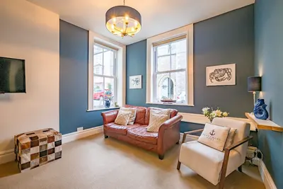 Image de Charming Coastal Retreat with Stylish Interiors