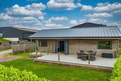 Image de Log Cabin on Family Farm with Countryside Views