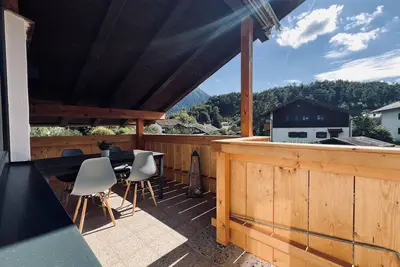 Image de Cozy vacation apartment with balcony and mountain view