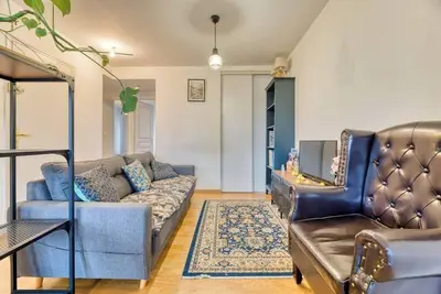 Image de Igor : Charmant deux chambres dans Rouen avec Billard